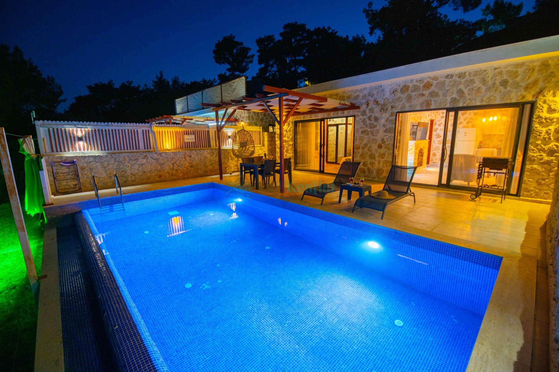 Villa Stone House 2