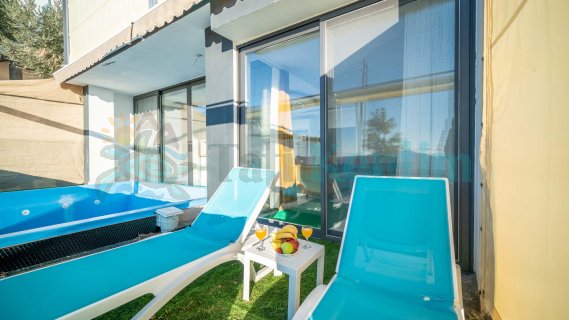 Villa Spring 2 