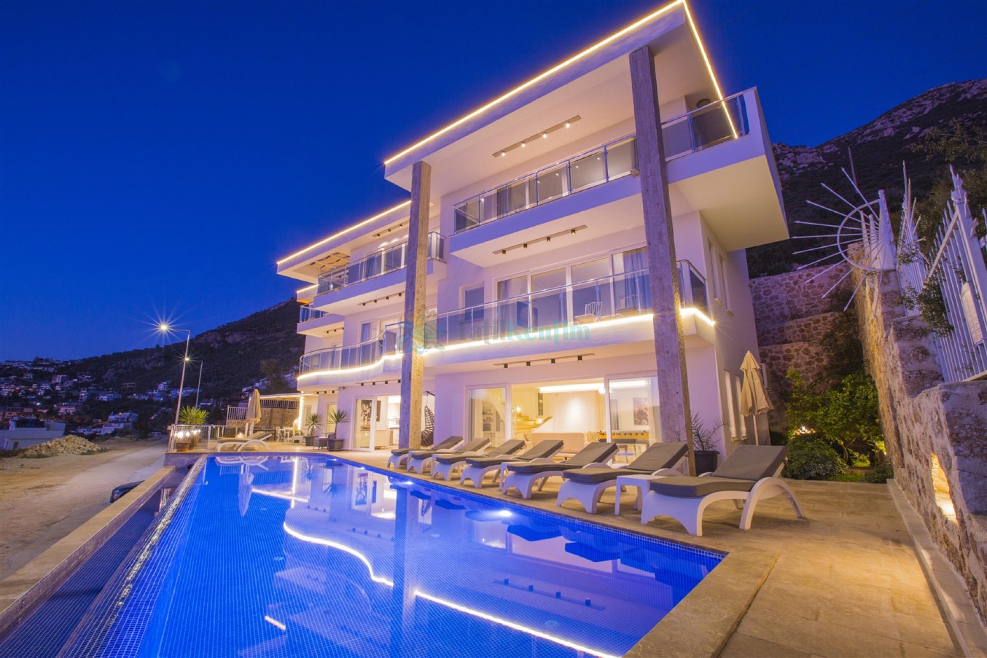 Villa Eagles Lodge