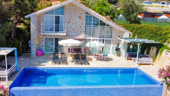 Villa Hira 2
