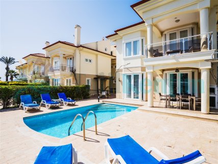 Villa Oyster 1