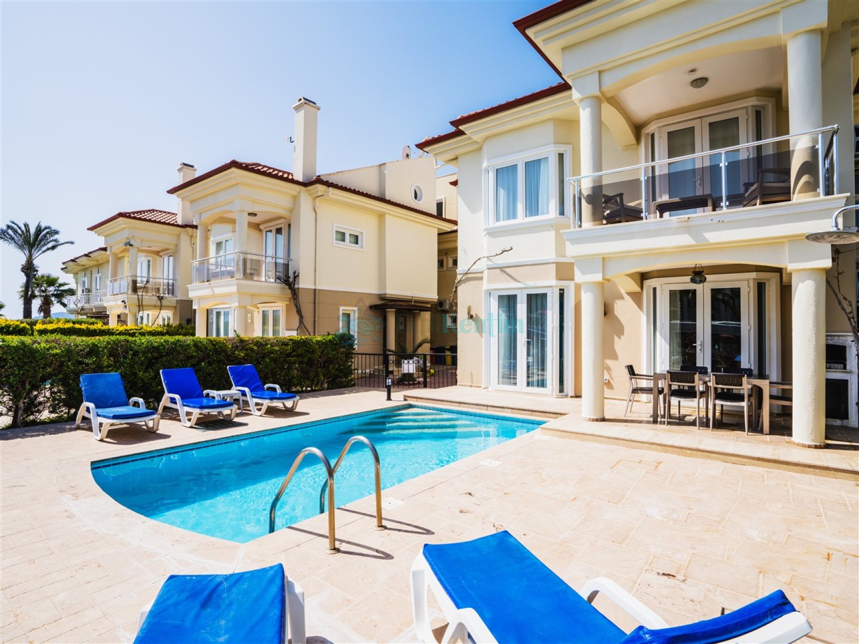 Villa Oyster 1