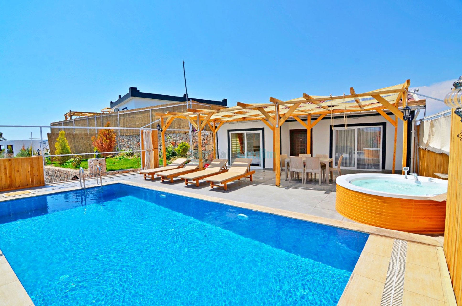 Villa Kum Tanesi