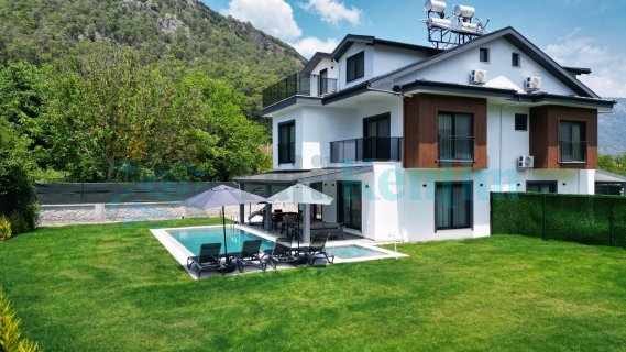 Villa Adaçayı