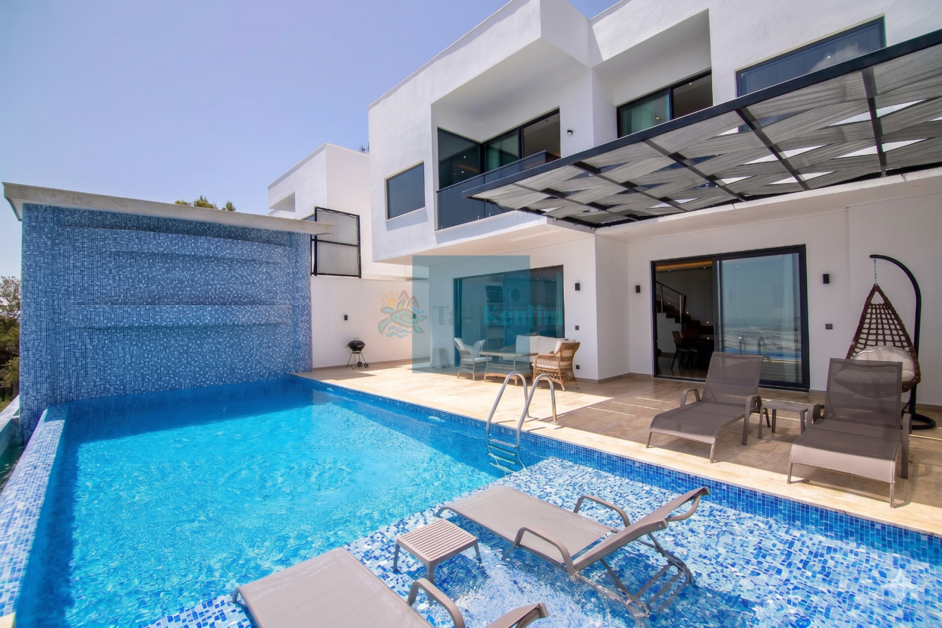 Villa Valiant 1